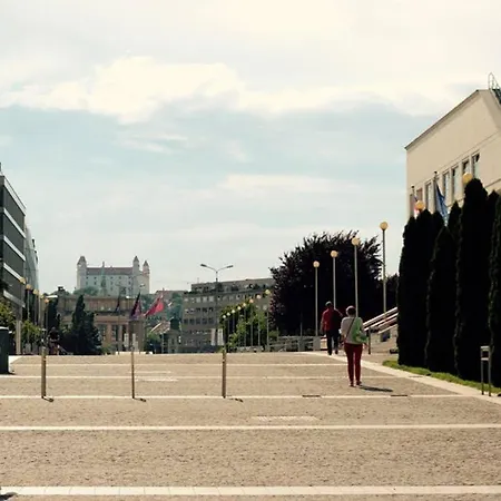 Elegant In Panorama With Free Parking Old Town - Long-term Available Apartment