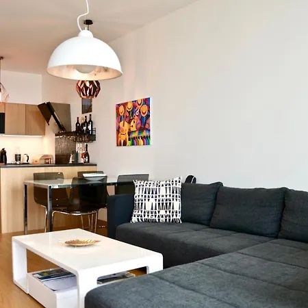 Elegant In Panorama With Free Parking Old Town - Long-term Available *